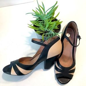 🖤🤍Miz Mooz Peep Toe Mary Janes - LIKE NEW!🤍🖤